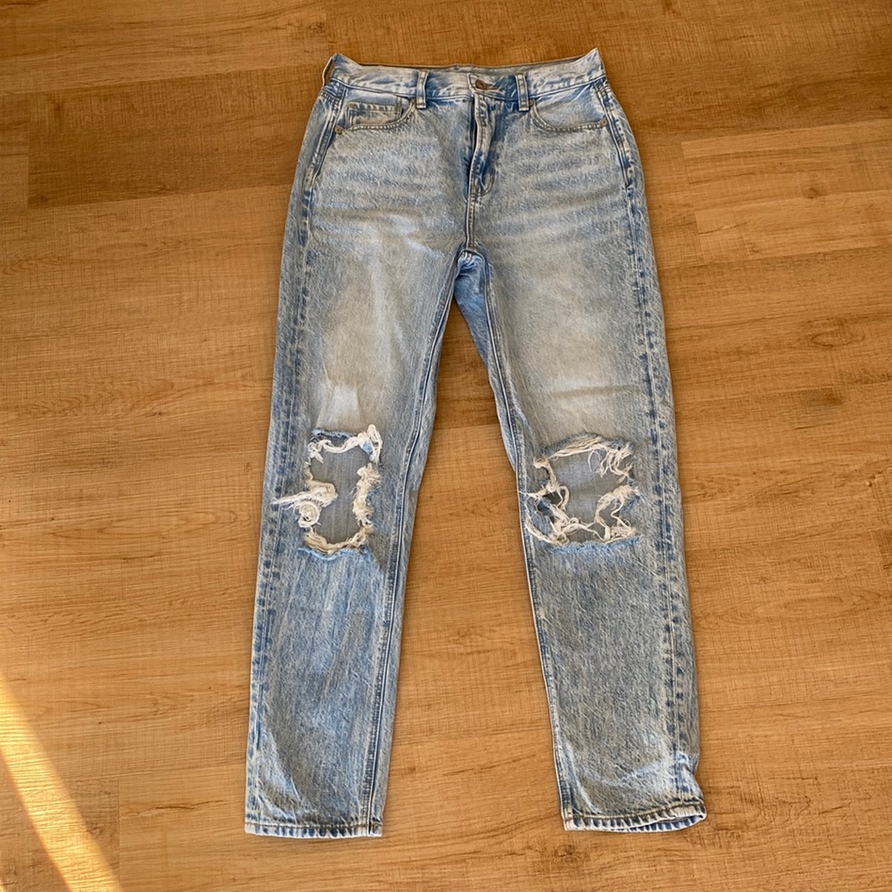 American Eagle distressed mom jeans womens size 4